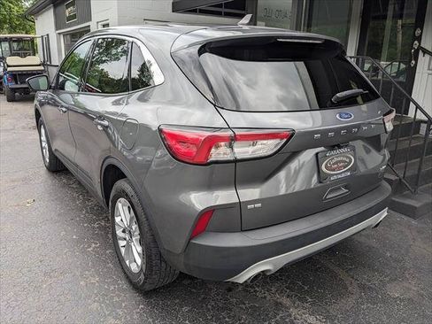Used 2022 Ford Escape SE w/ Convenience Package AWD/4WD image 3