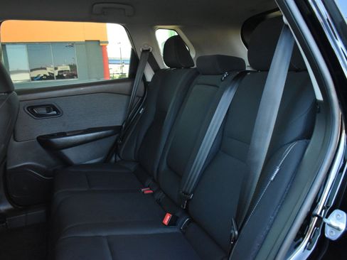 Used 2023 Nissan Rogue S AWD/4WD image 15