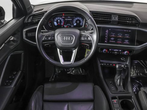 Used 2022 Audi Q3 2.0T Premium w/ Black Optic Sport Package image 39