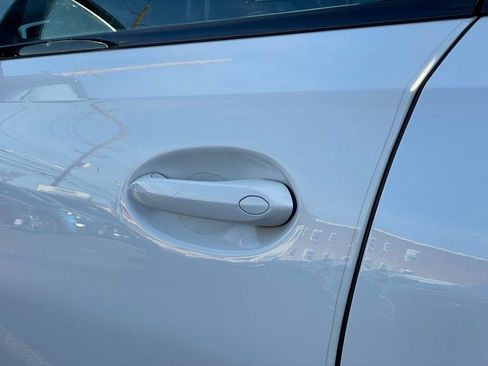 Used 2023 BMW X6 xDrive40i w/ M Sport Package image 28