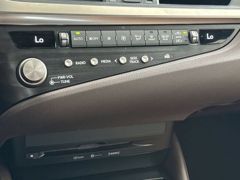Certified 2021 Lexus ES 300h w/ Accessory Package 2 FWD image 25