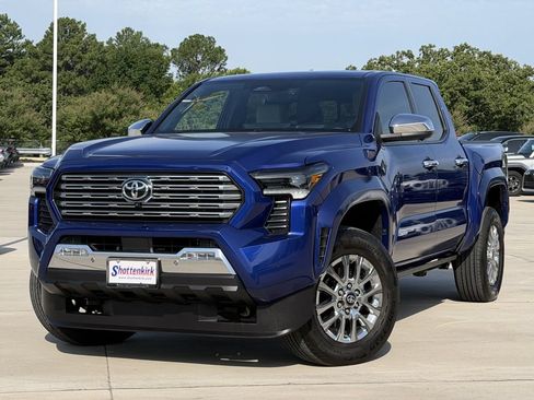 Used 2025 Toyota Tacoma Limited AWD/4WD image 2