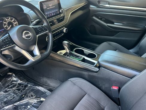 Used 2023 Nissan Altima 2.5 SV FWD image 12