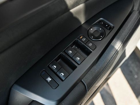 New 2026 Kia Sportage EX w/ EX Panorama Roof Package image 17