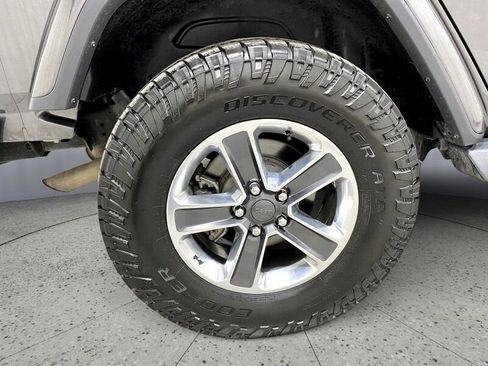 Used 2018 Jeep Wrangler Unlimited Sahara image 44