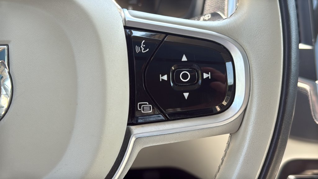 Used 2019 Volvo XC90 T6 Momentum w/ Advanced Package AWD/4WD image 22