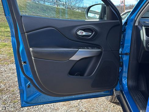 Certified 2022 Jeep Cherokee Latitude Lux image 12