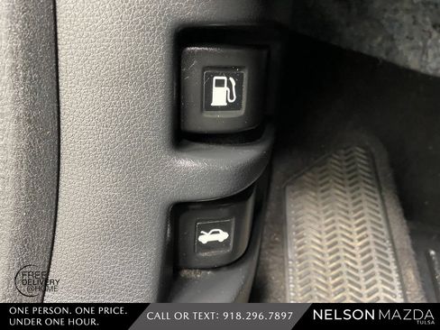 Used 2018 Honda CR-V Touring image 25