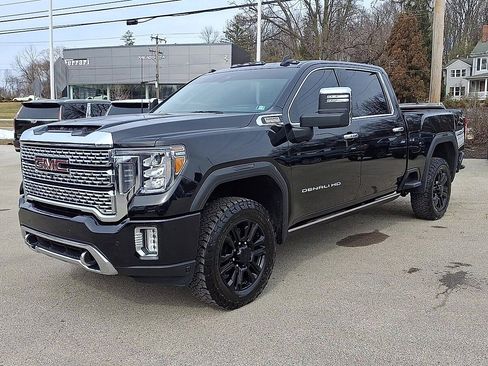 Certified 2022 GMC Sierra 2500 Denali w/ Denali Black Diamond Edition image 4
