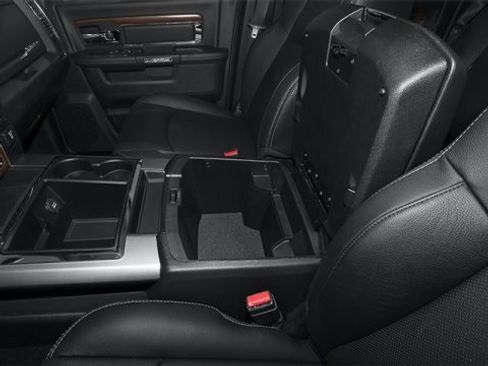 Used 2014 RAM 2500 Tradesman w/ Chrome Appearance Group image 17