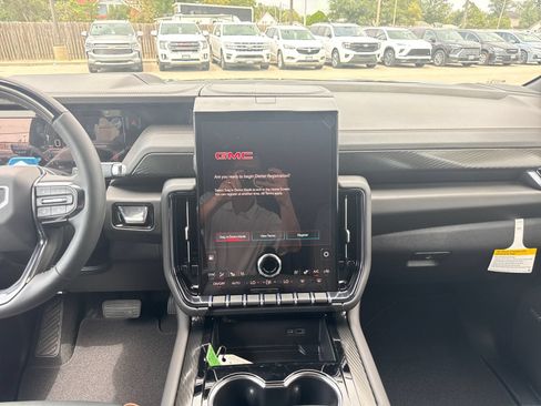 New 2026 GMC Yukon XL AT4 AWD/4WD image 30