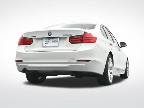 Used 2014 BMW 320i xDrive Sedan image 38