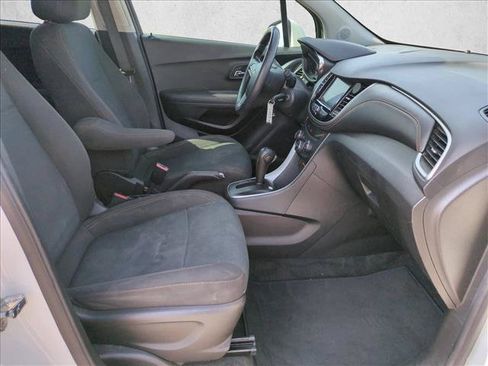 Used 2020 Chevrolet Trax LS w/ LPO, Protection Package FWD image 20