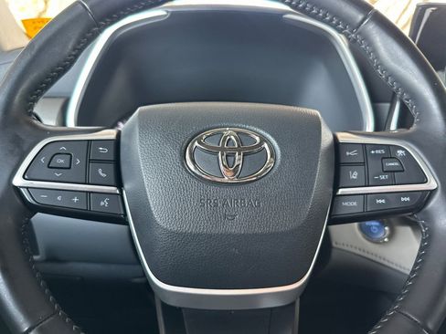 Used 2022 Toyota Highlander XLE image 29