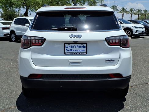Used 2022 Jeep Compass Latitude w/ Convenience Group FWD image 6