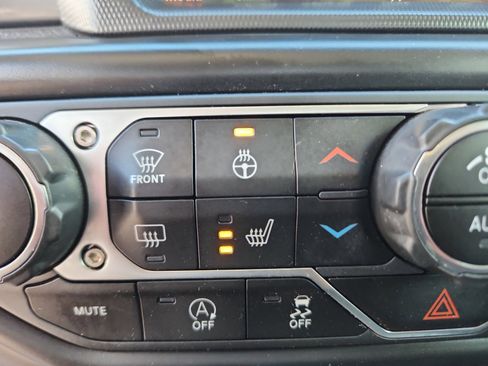 Used 2020 Jeep Gladiator Overland image 31