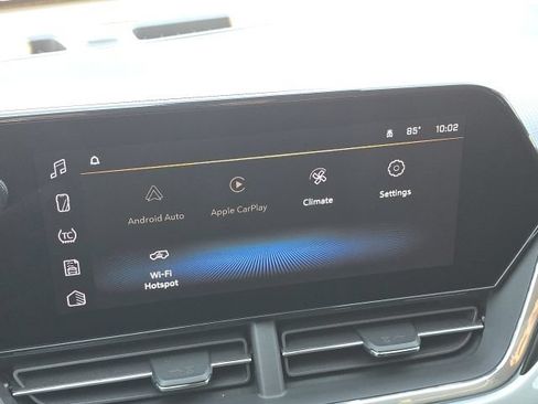 Used 2025 Chevrolet Trax LT FWD image 26