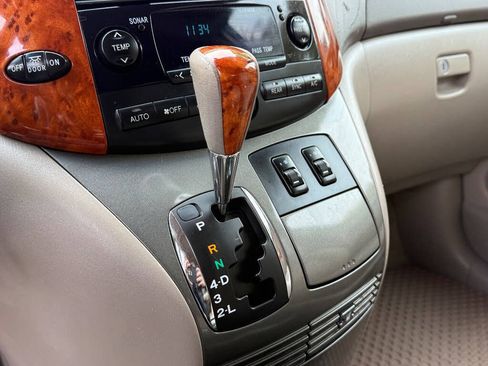 Used 2007 Toyota Sienna XLE image 30