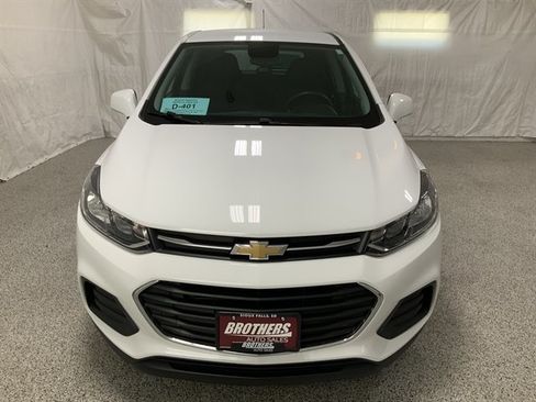 Used 2021 Chevrolet Trax LS w/ Tint and Cruise Package AWD/4WD image 3