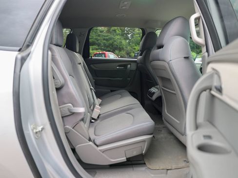 Used 2016 Chevrolet Traverse LS FWD image 12