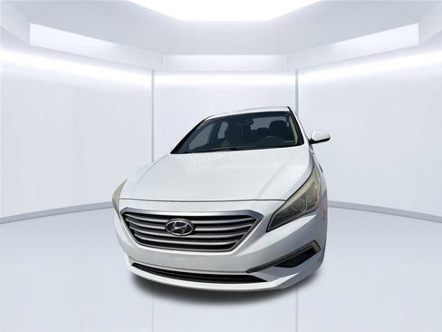 Used 2015 Hyundai Sonata SE w/ Option Group 02 FWD image 4