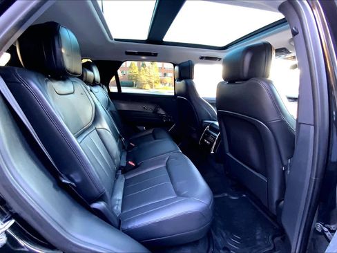 Used 2024 Land Rover Range Rover Sport SE image 18