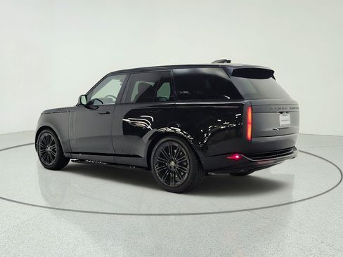 Used 2025 Land Rover Range Rover SE AWD/4WD image 7