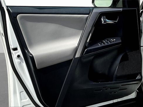 Used 2017 Toyota RAV4 XLE image 16