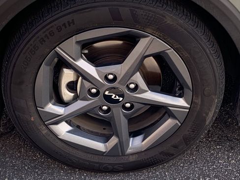 Used 2025 Kia K4 LXS image 30