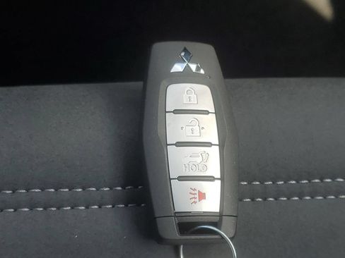 New 2026 Mitsubishi Outlander AWD image 32