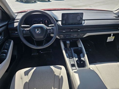 Used 2025 Honda Accord SE image 18