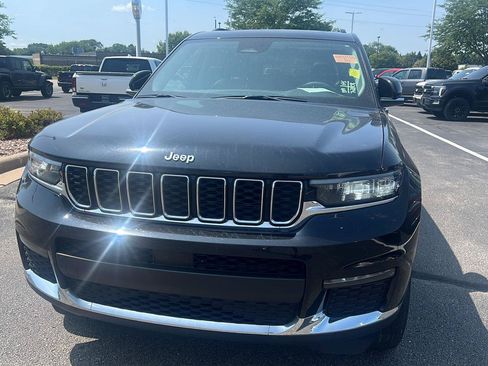 Used 2023 Jeep Grand Cherokee L Limited AWD/4WD image 12