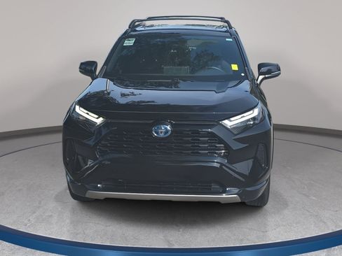 Used 2022 Toyota RAV4 SE w/ Convenience Package AWD/4WD image 2