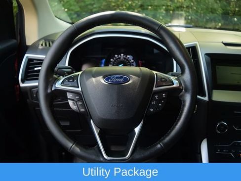 Used 2017 Ford Edge SEL w/ Equipment Group 201A AWD/4WD image 4