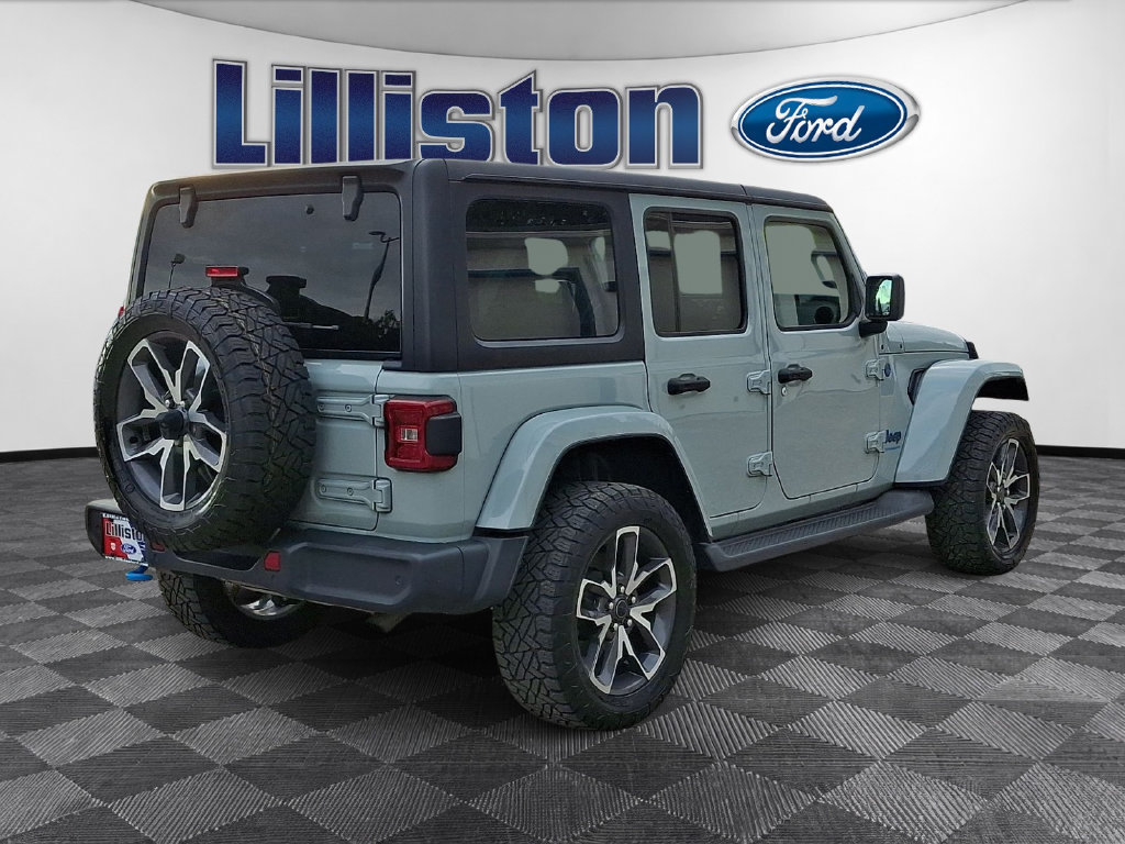 Used 2024 Jeep Wrangler Unlimited w/ Convenience Group AWD/4WD image 4