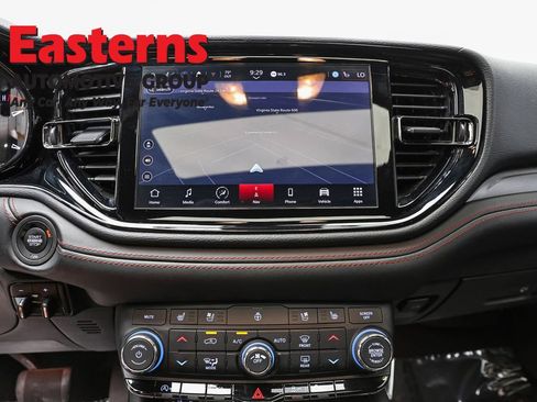 Used 2024 Dodge Durango GT RWD image 12