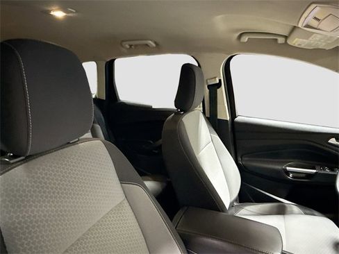 Used 2019 Ford Escape SE image 28