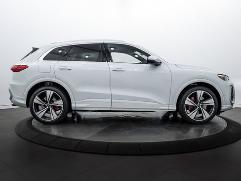New 2025 Audi SQ5 Premium Plus image 3