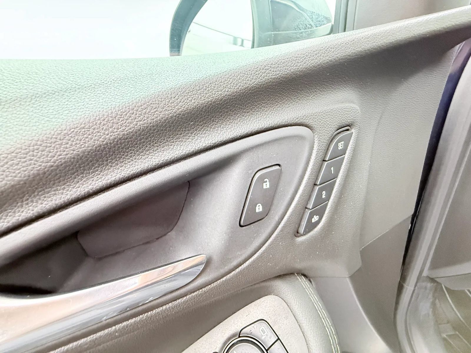 Used 2021 Buick Encore GX Essence w/ Advanced Technology Package FWD image 31