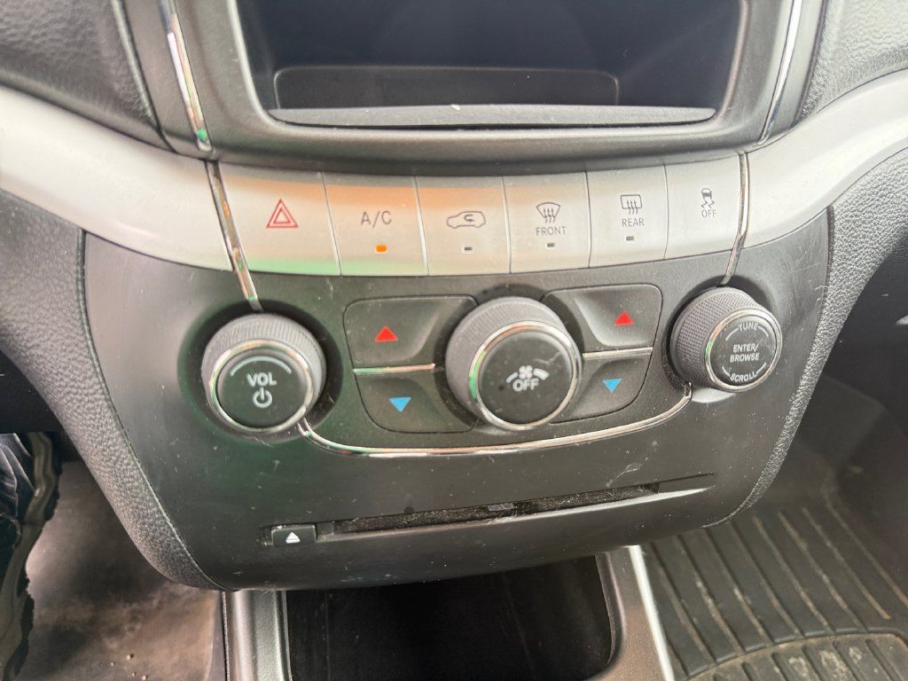 Used 2018 Dodge Journey SE w/ Connectivity Group FWD image 25