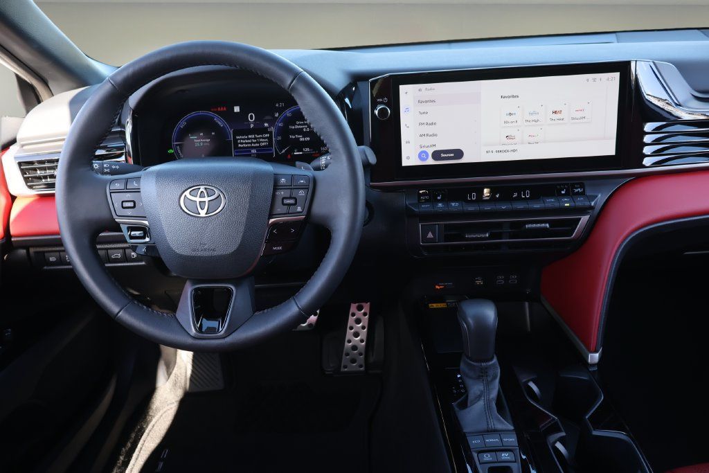 Used 2025 Toyota Camry XSE FWD image 14