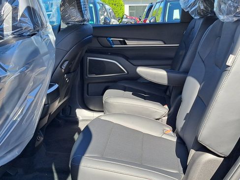 New 2025 Kia Telluride S image 13