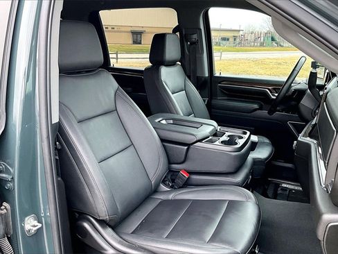 Used 2025 Chevrolet Silverado 2500 LT w/ Trail Boss Package image 7