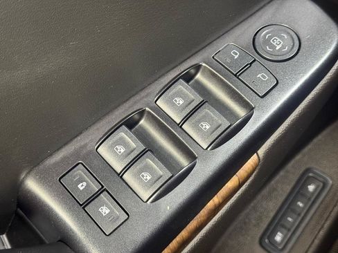 Used 2016 Chevrolet Suburban LT AWD/4WD image 36