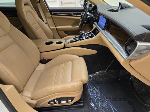 Used 2018 Porsche Panamera 4S Executive w/ Sportdesign Package image 27