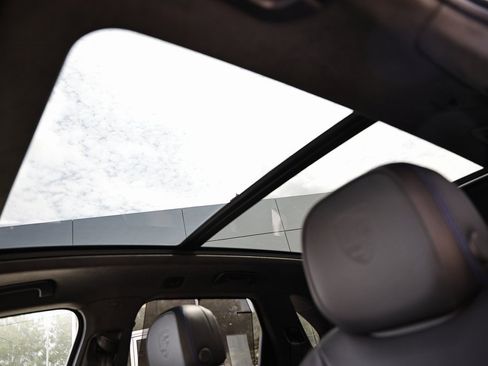 New 2025 Porsche Cayenne GTS image 17