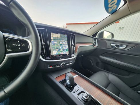 Used 2025 Volvo V60 B5 Cross Country Plus image 26