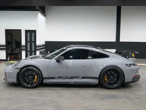 Used 2022 Porsche 911 GT3 RWD image 2