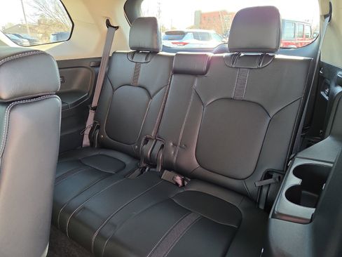 Used 2024 Honda Pilot EX-L image 10