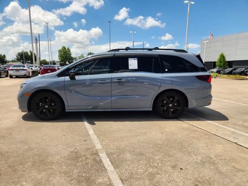 Used 2023 Honda Odyssey Sport image 4
